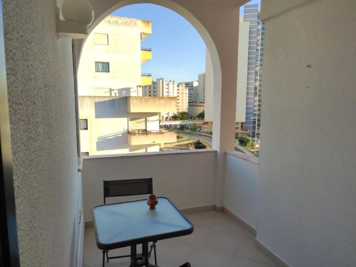 calm beach apartement Portimao Bagian luar foto