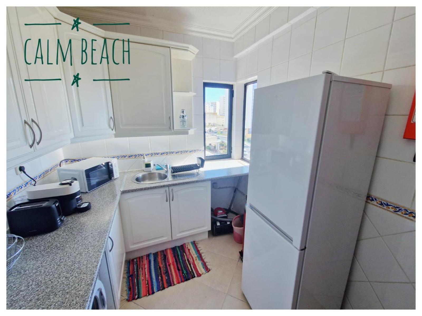 calm beach apartement Portimao Bagian luar foto