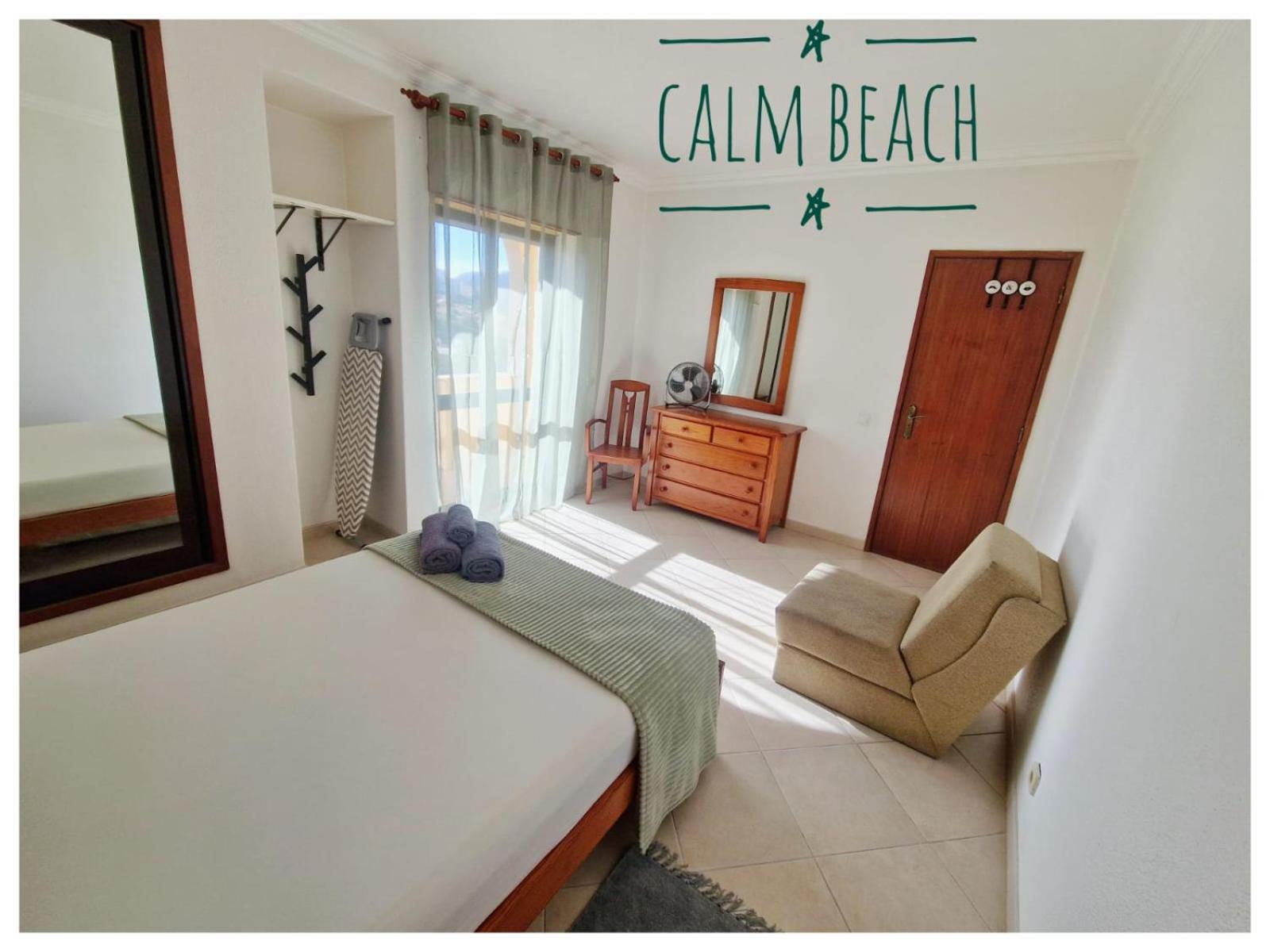 calm beach apartement Portimao Bagian luar foto