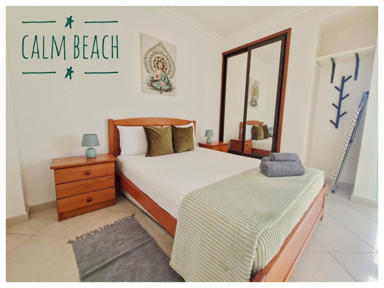 calm beach apartement Portimao Bagian luar foto